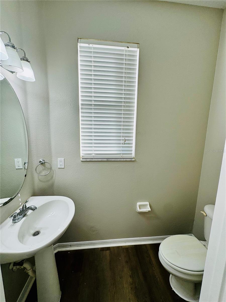 Image 11 of 28 For 3707 Andover Cay Boulevard