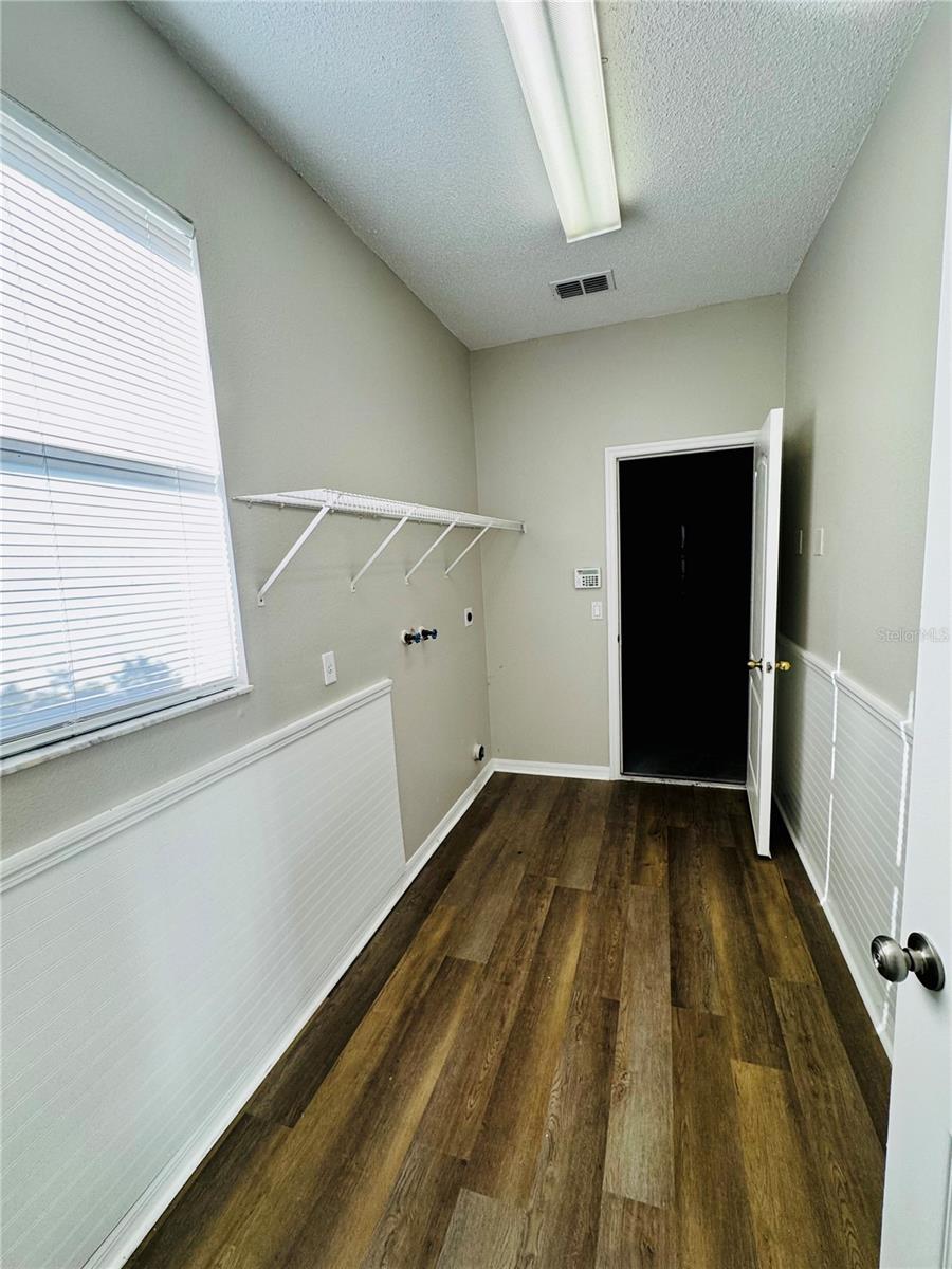 Image 12 of 28 For 3707 Andover Cay Boulevard