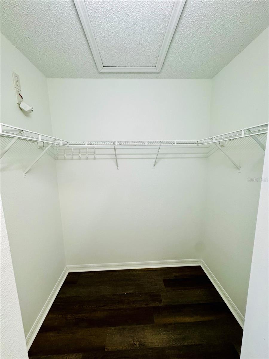 Image 19 of 28 For 3707 Andover Cay Boulevard