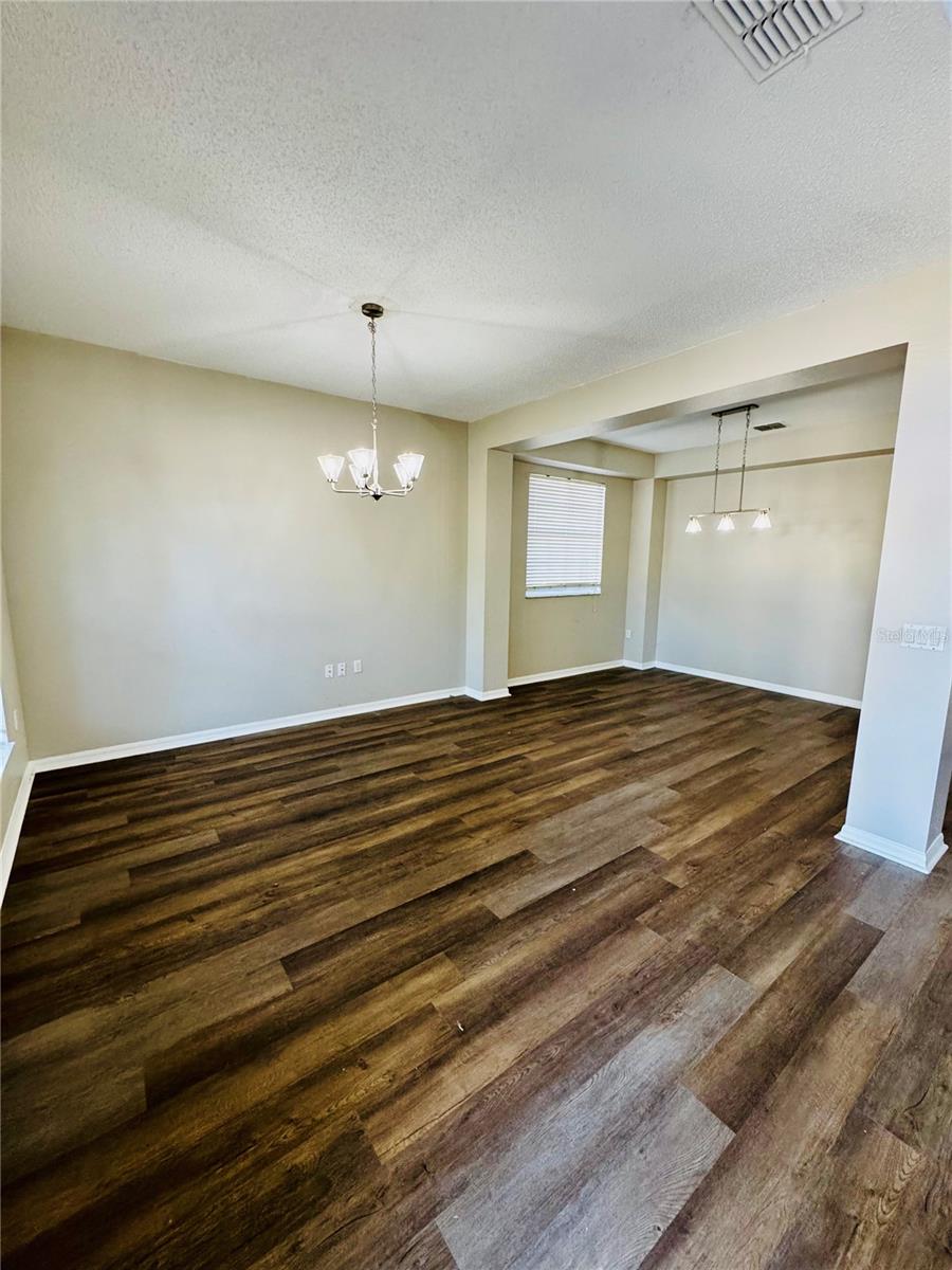 Image 5 of 28 For 3707 Andover Cay Boulevard