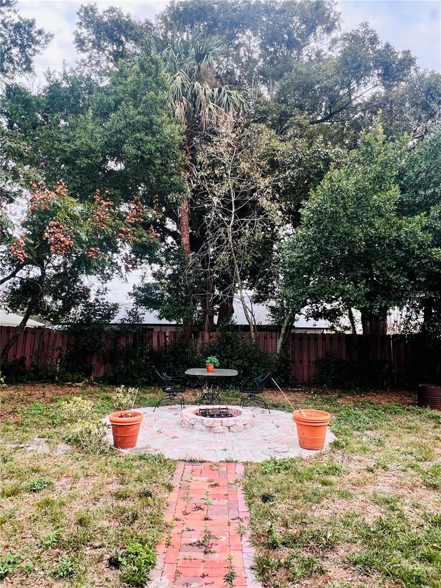 Image 18 of 19 For 2091 Oldham Avenue