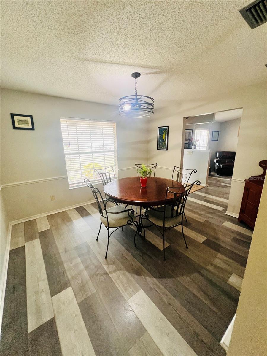 Image 7 of 19 For 2091 Oldham Avenue