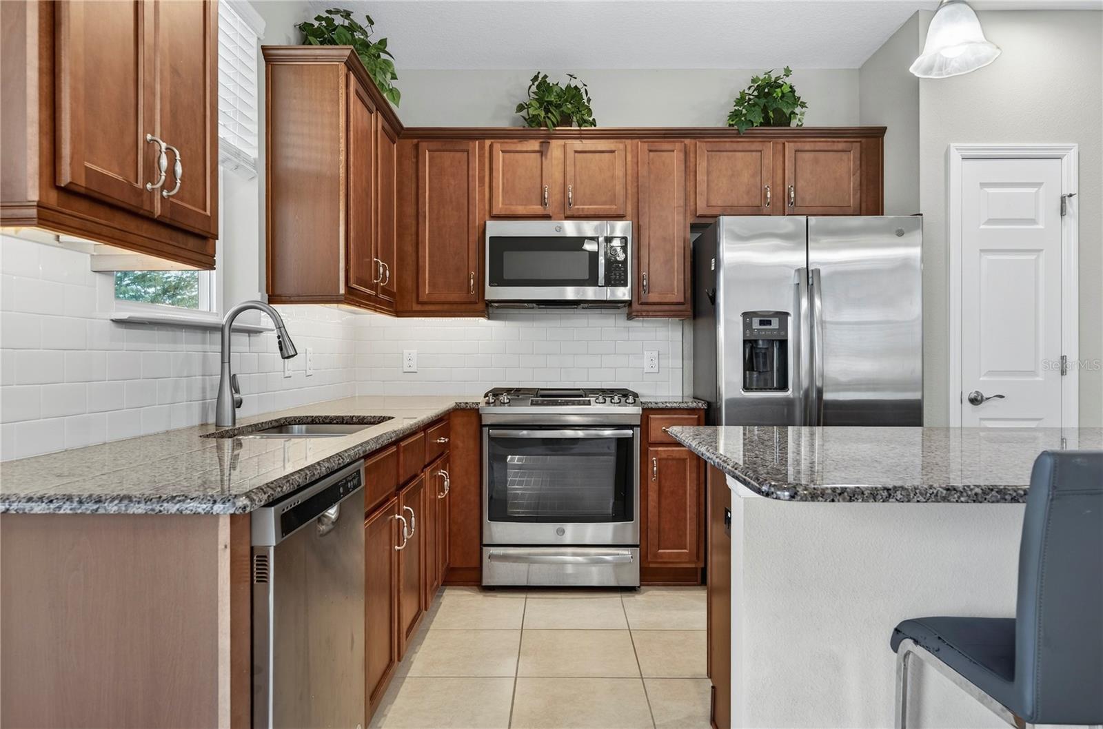 Image 13 of 75 For 3947 46th Terrace