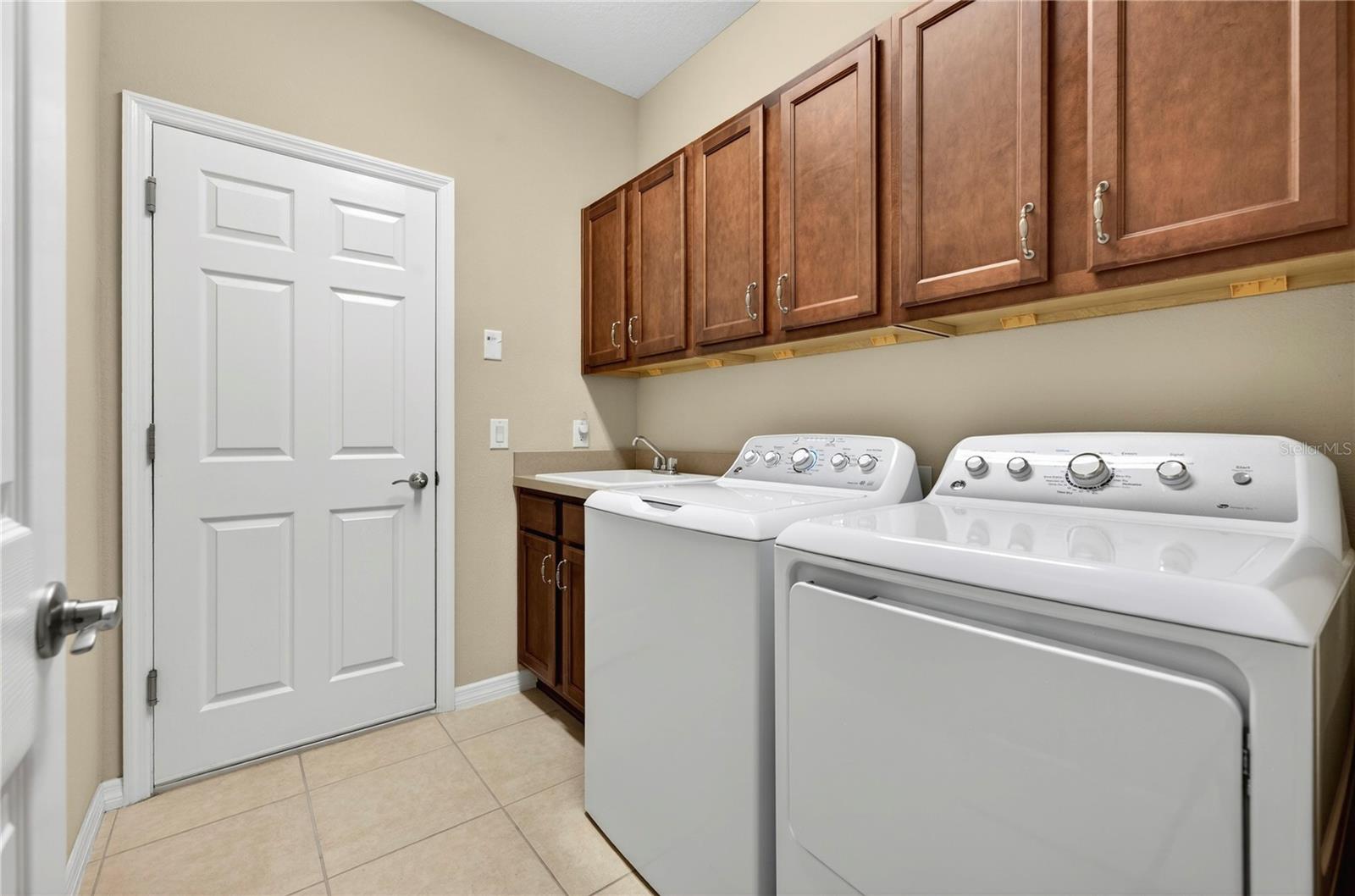 Image 36 of 75 For 3947 46th Terrace