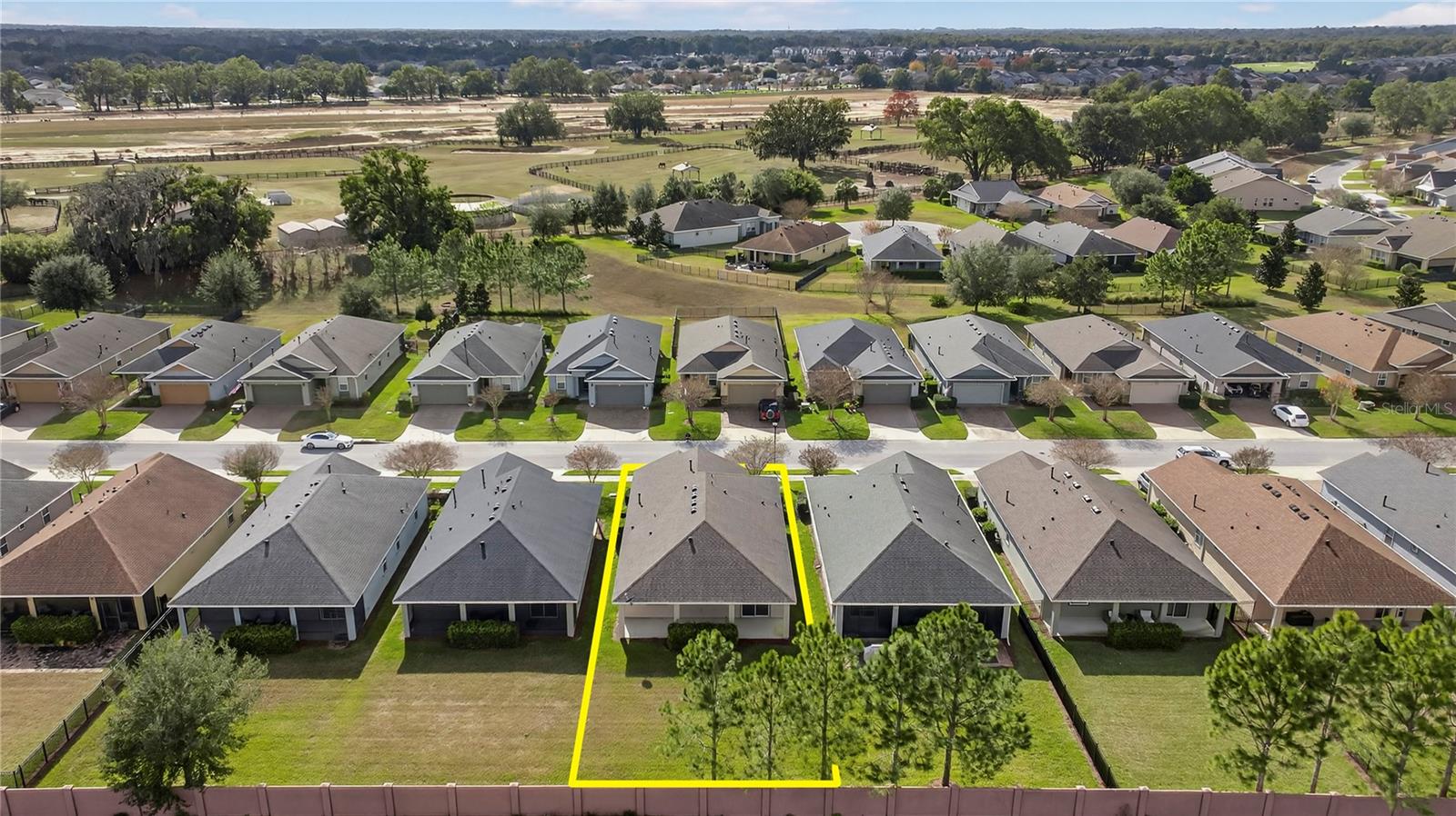 Image 42 of 75 For 3947 46th Terrace