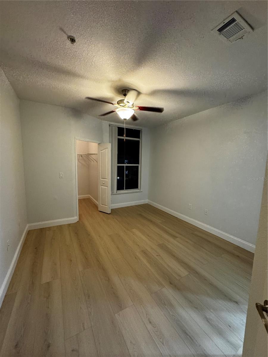 Image 8 of 16 For 5609 Legacy Crescent Place 301