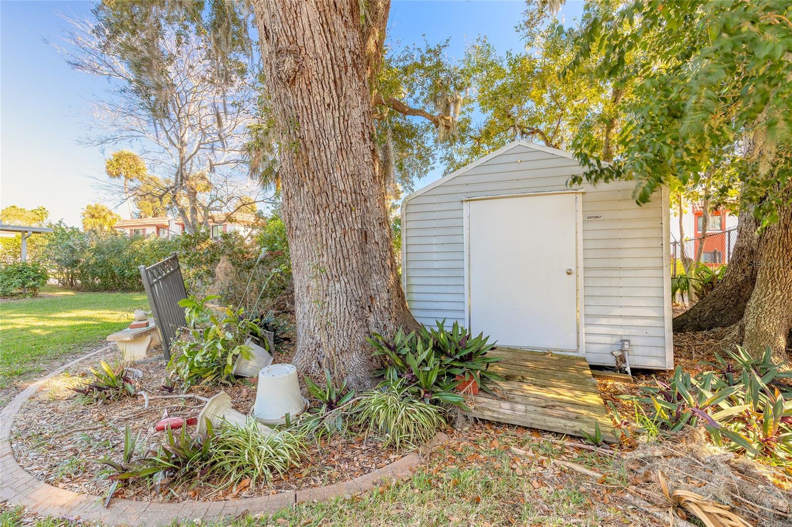 Image 42 of 59 For 935 Big Tree Road