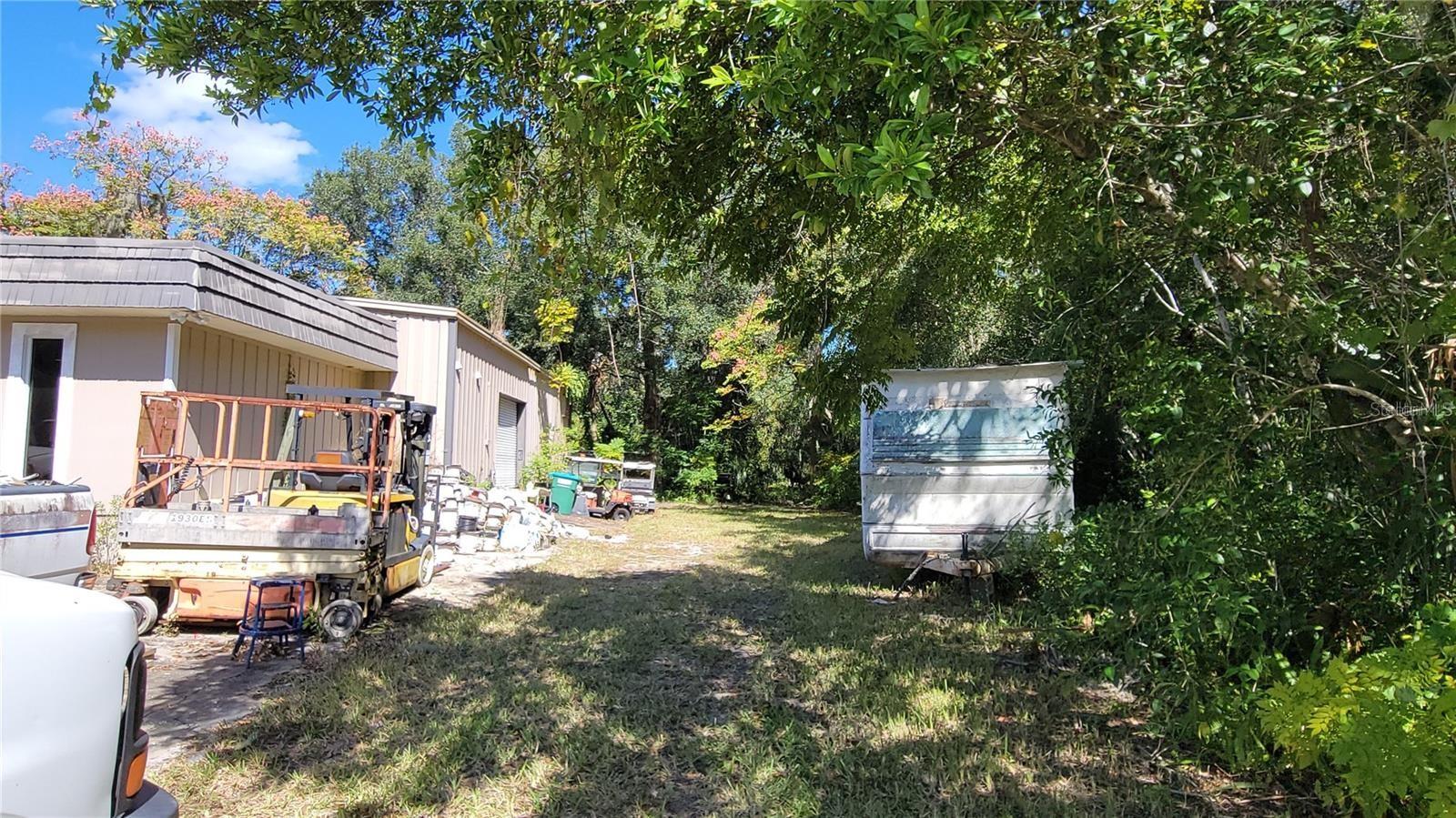 Image 4 of 7 For  Lakeview St  