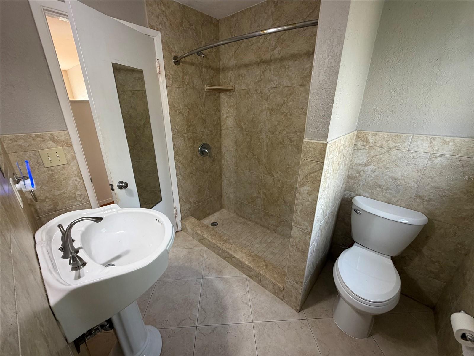 Image 7 of 8 For 321 Ribault Avenue