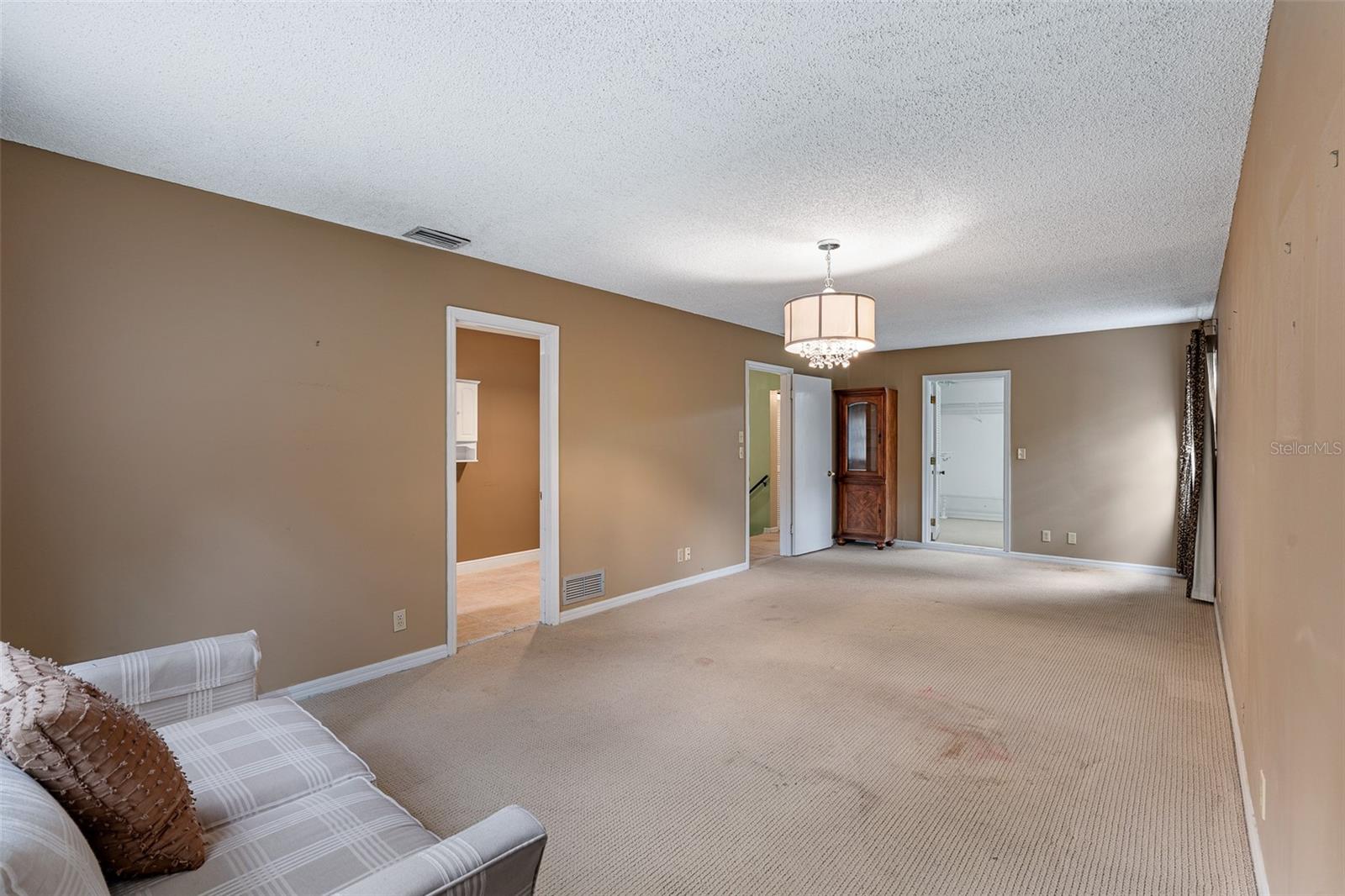 Image 23 of 50 For 20 River Ridge Trail