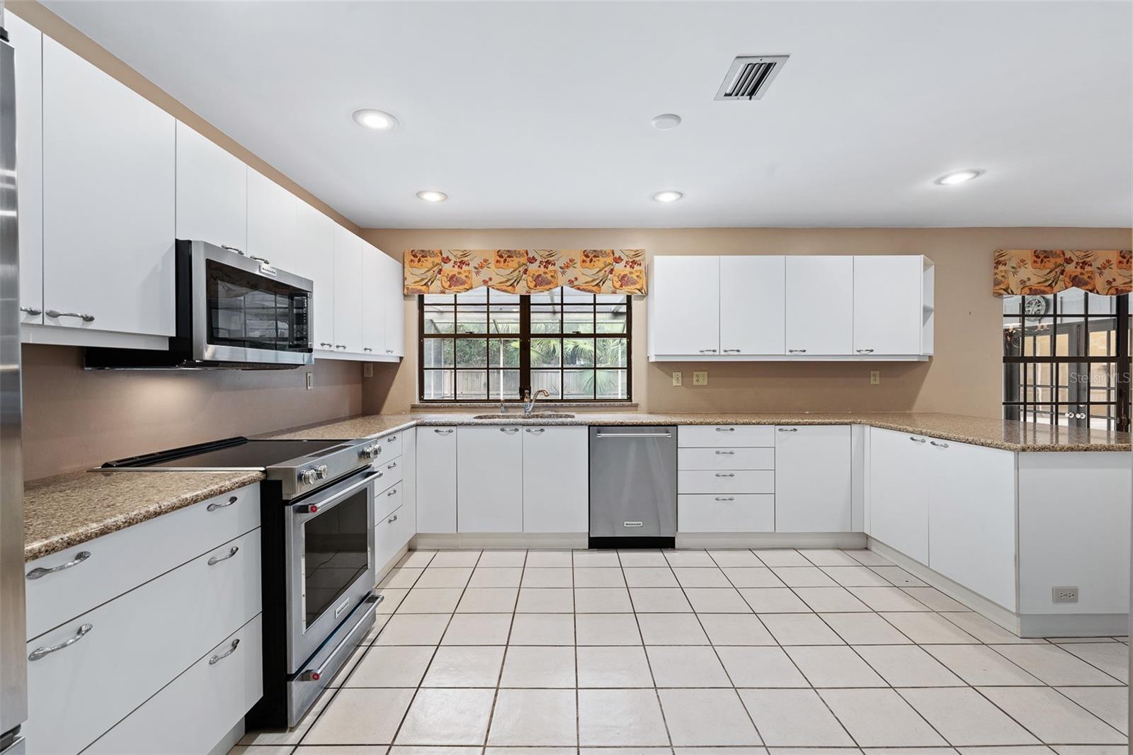 Image 4 of 50 For 20 River Ridge Trail