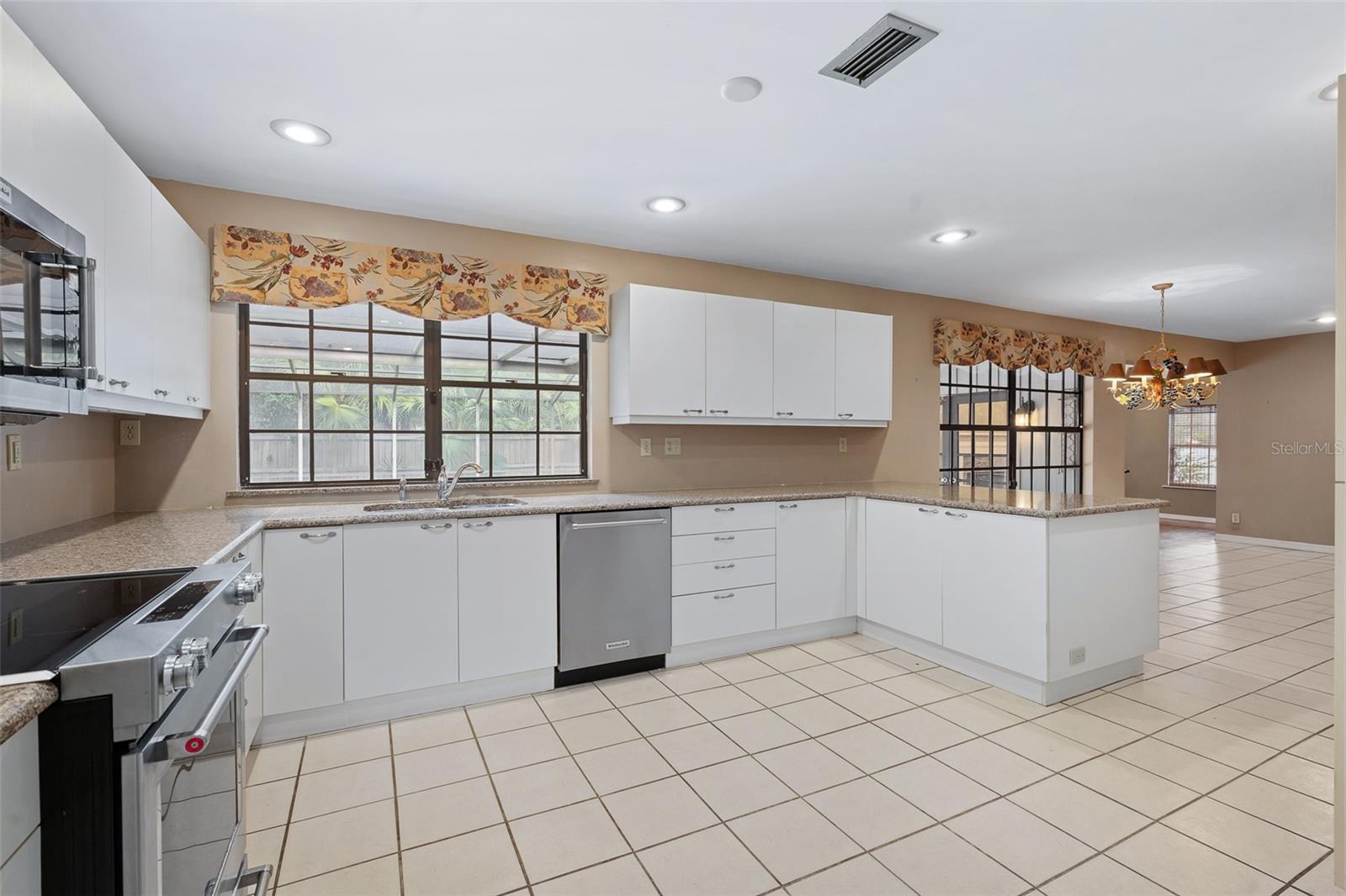 Image 5 of 50 For 20 River Ridge Trail