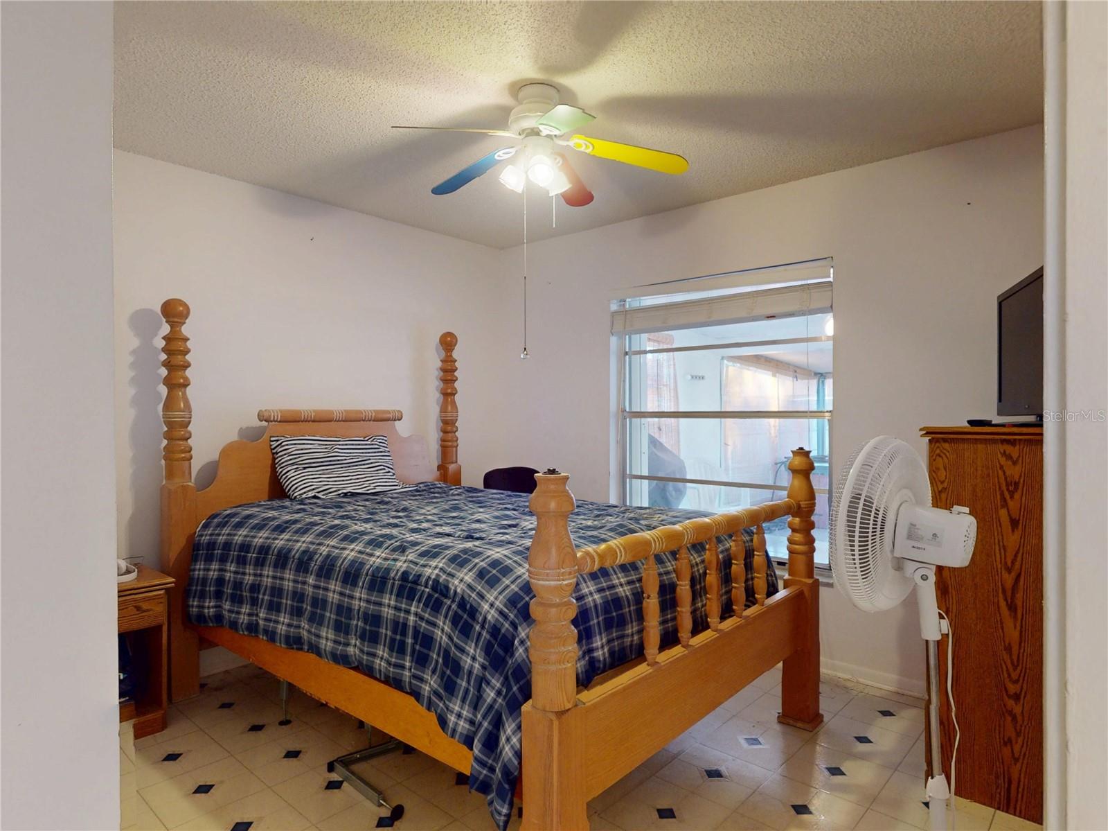 Image 24 of 32 For 202 Springview Drive