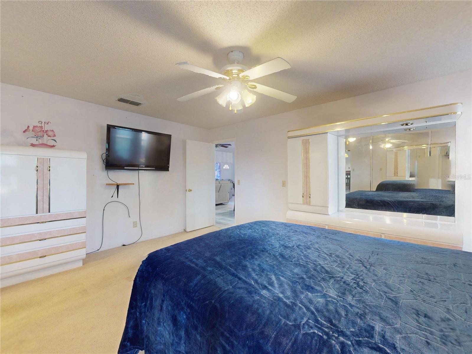 Image 9 of 32 For 202 Springview Drive