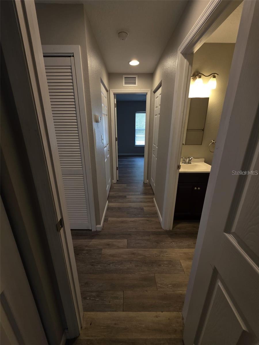 Image 21 of 25 For 915 Marlboro Drive