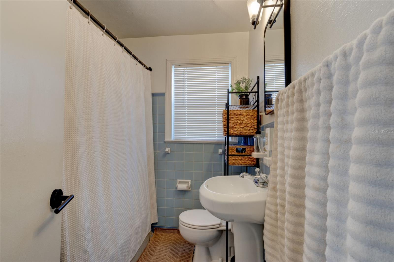 Image 6 of 14 For 527 Eastwood Lane