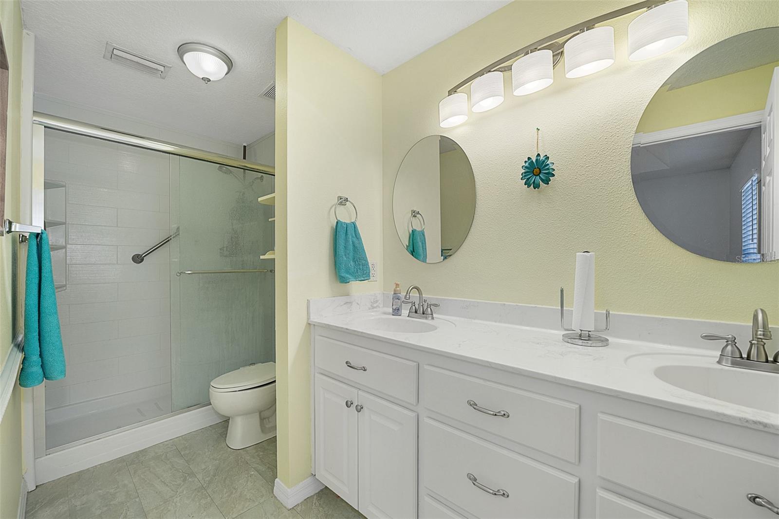 Image 22 of 53 For 303 Anderson Street