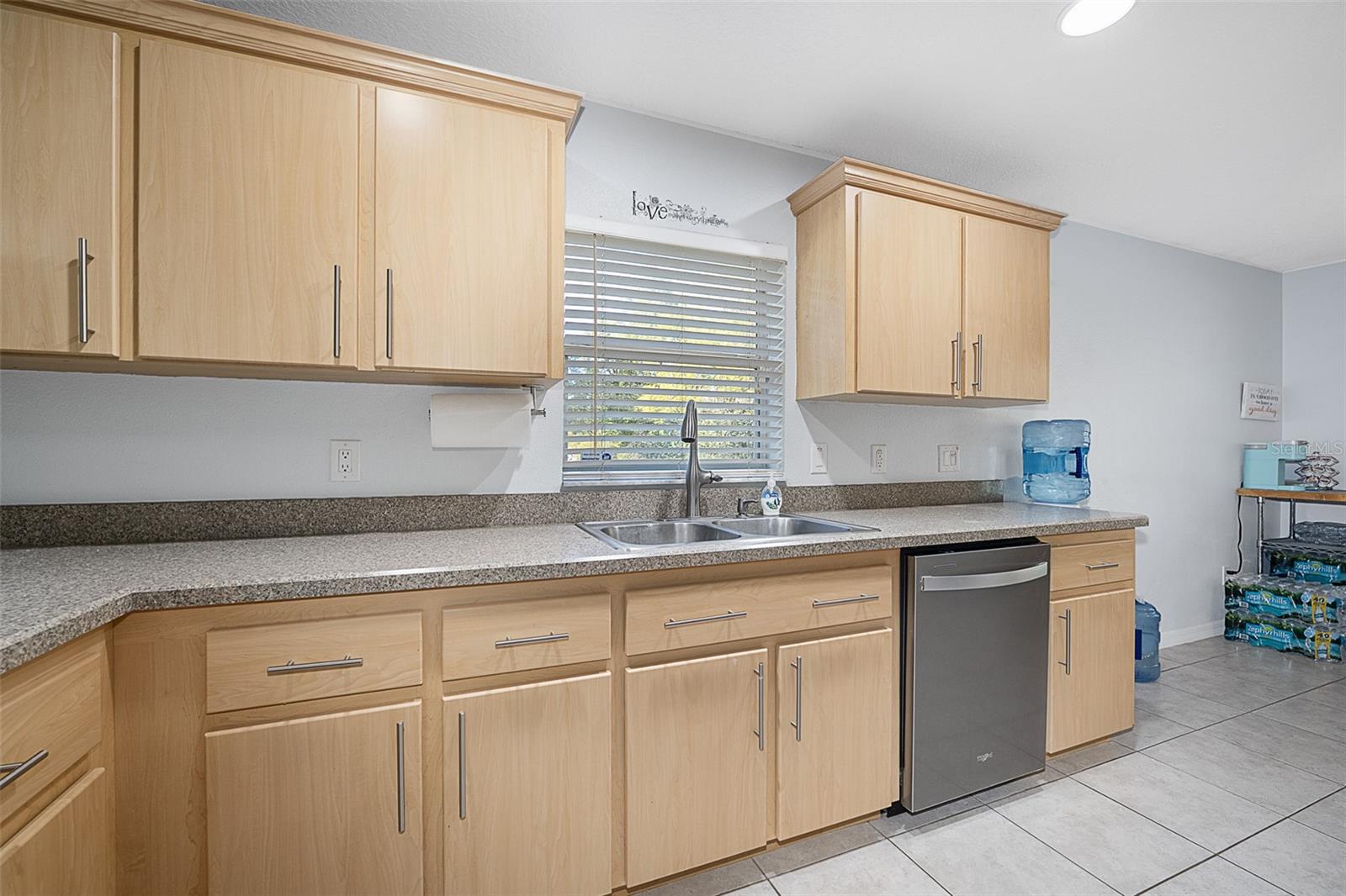 Image 35 of 53 For 303 Anderson Street