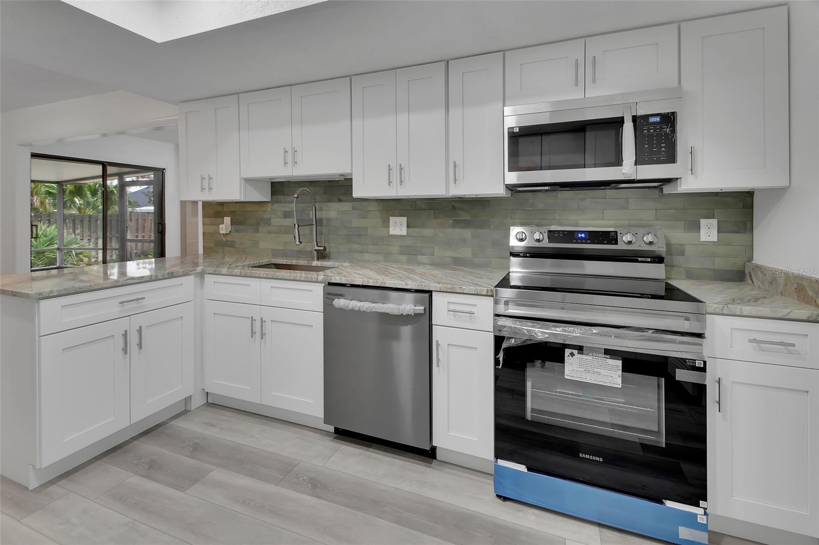 Image 11 of 47 For 1411 Beach Street