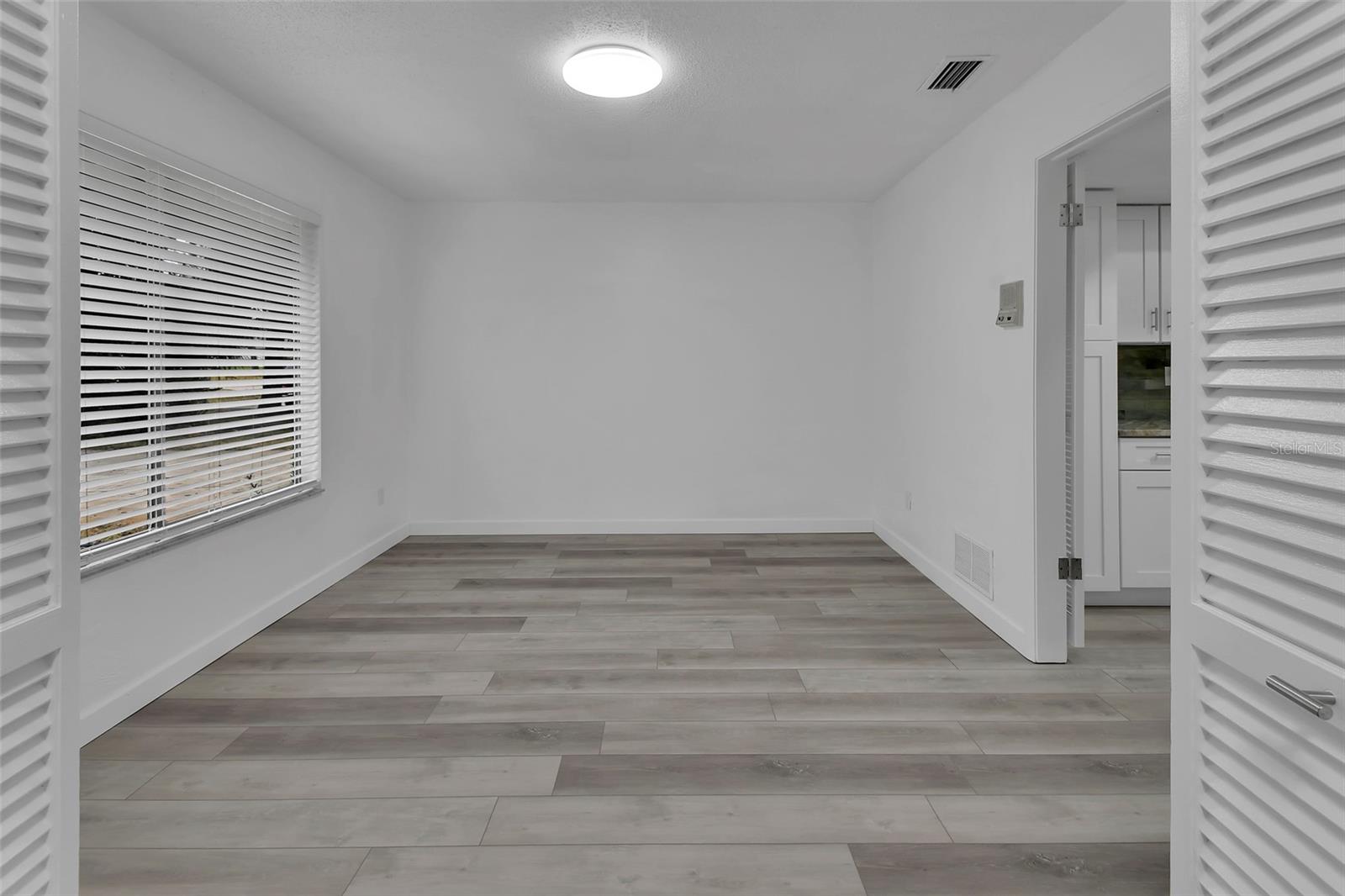 Image 13 of 47 For 1411 Beach Street