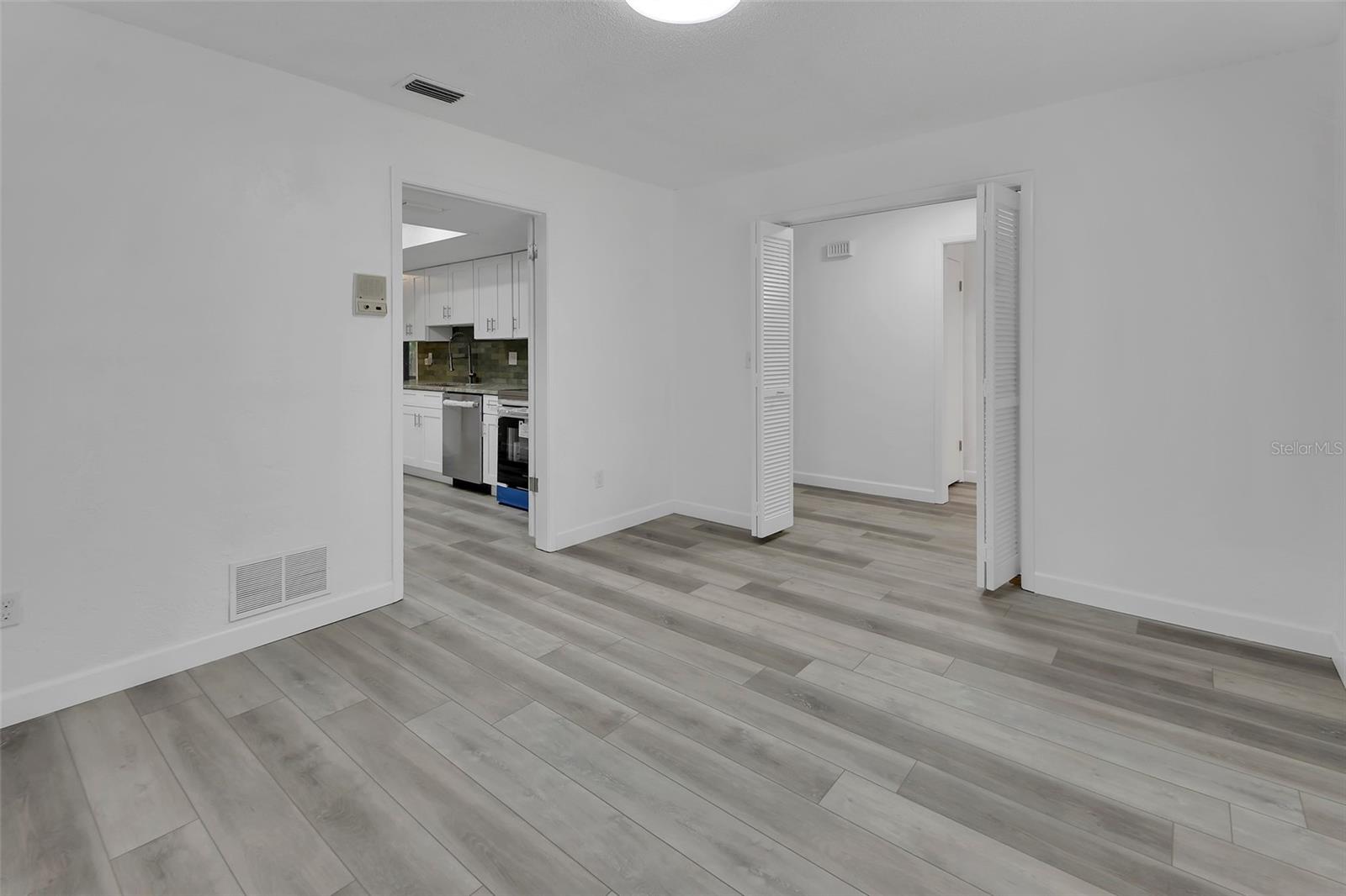 Image 14 of 47 For 1411 Beach Street