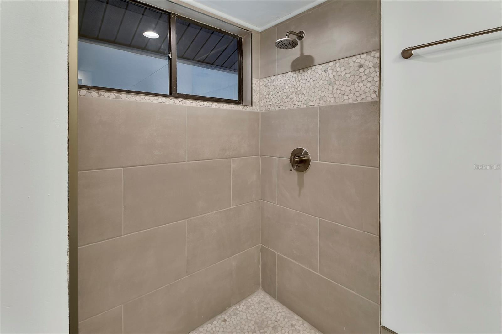 Image 20 of 47 For 1411 Beach Street