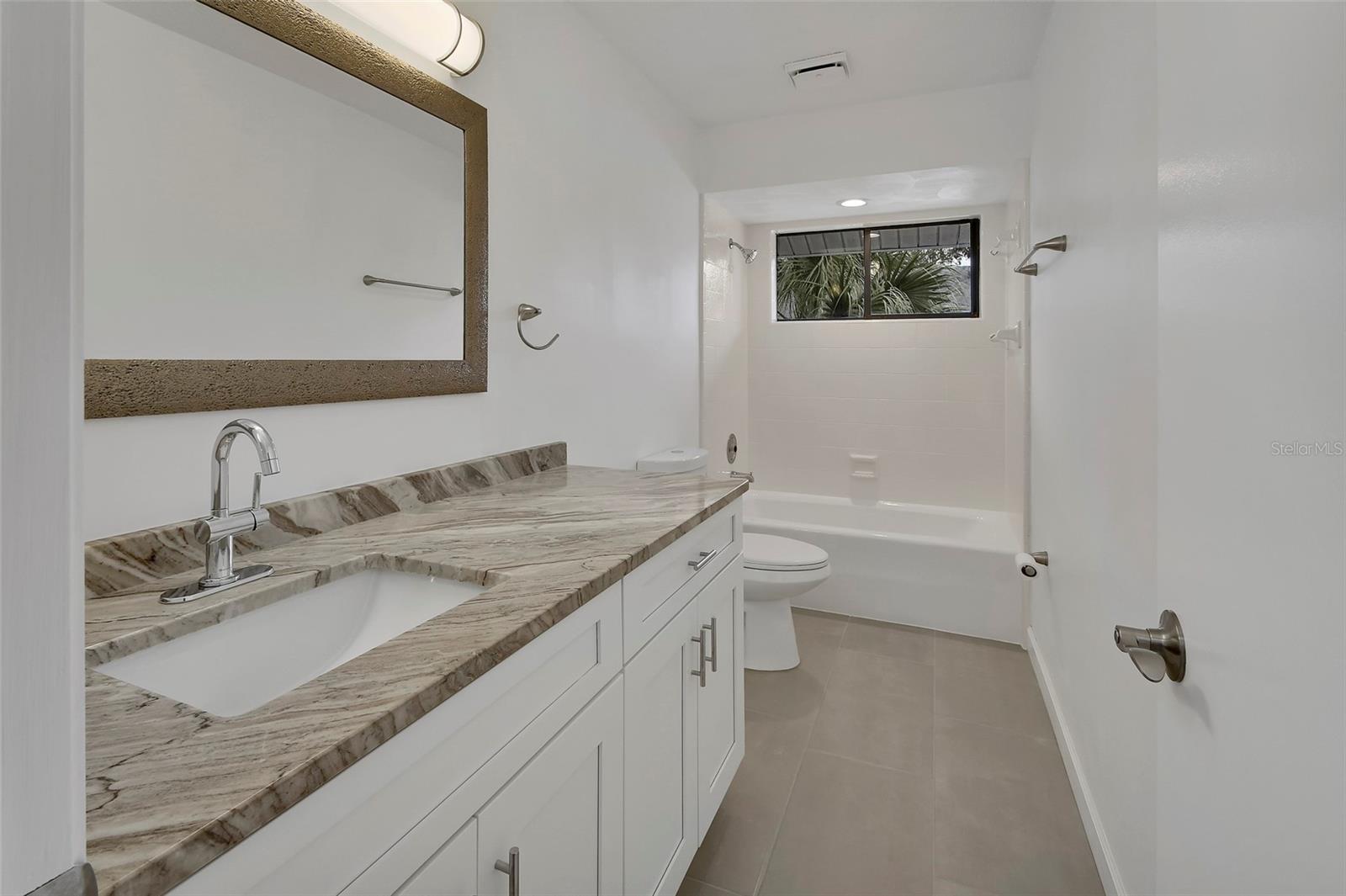 Image 24 of 47 For 1411 Beach Street