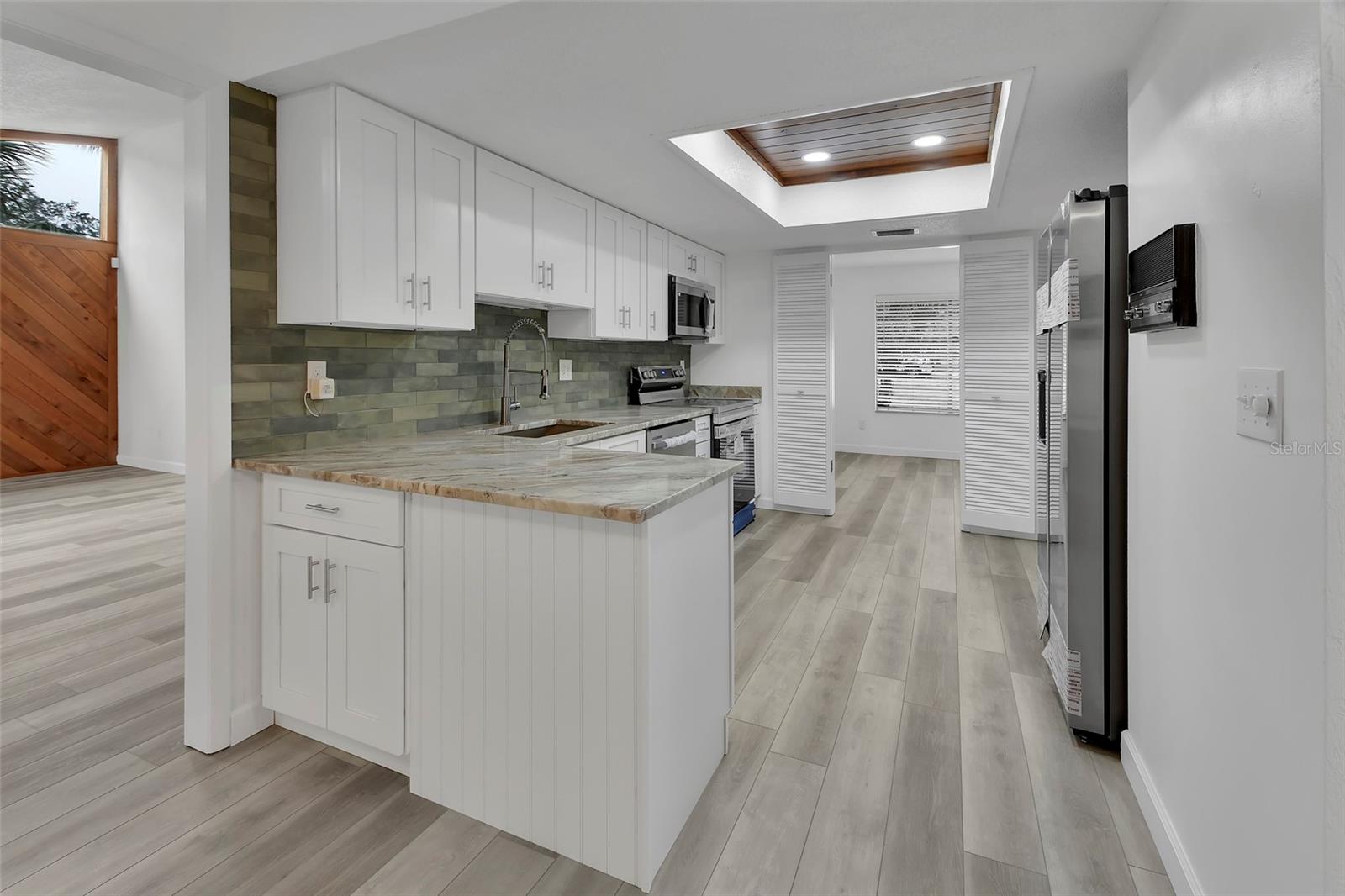 Image 3 of 47 For 1411 Beach Street