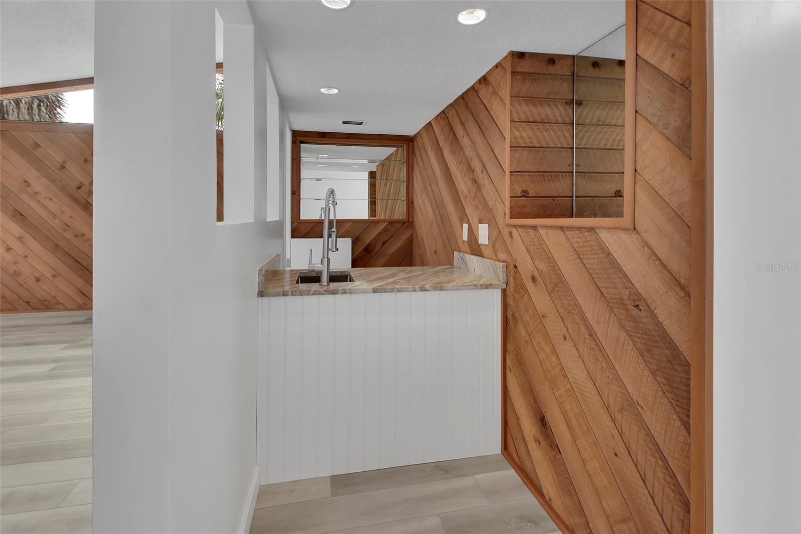 Image 8 of 47 For 1411 Beach Street