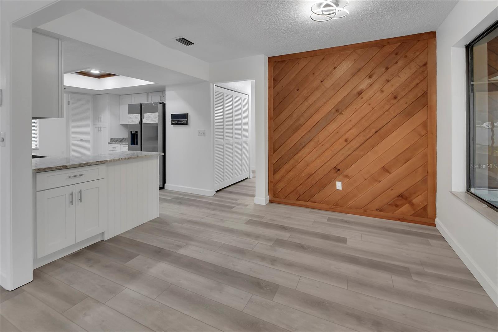 Image 9 of 47 For 1411 Beach Street