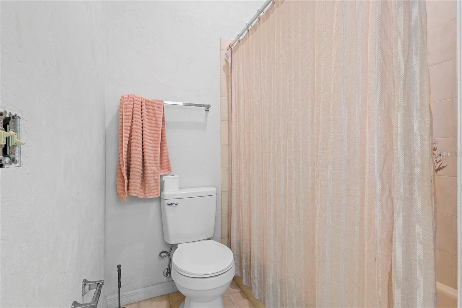 Image 24 of 40 For 4080 Audubon Avenue