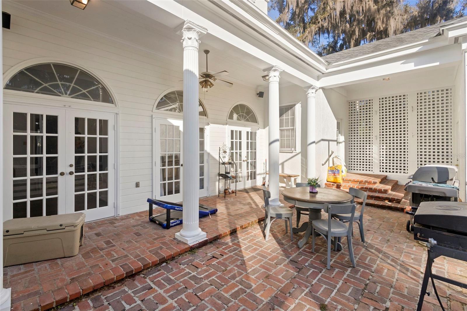 Image 33 of 40 For 4080 Audubon Avenue