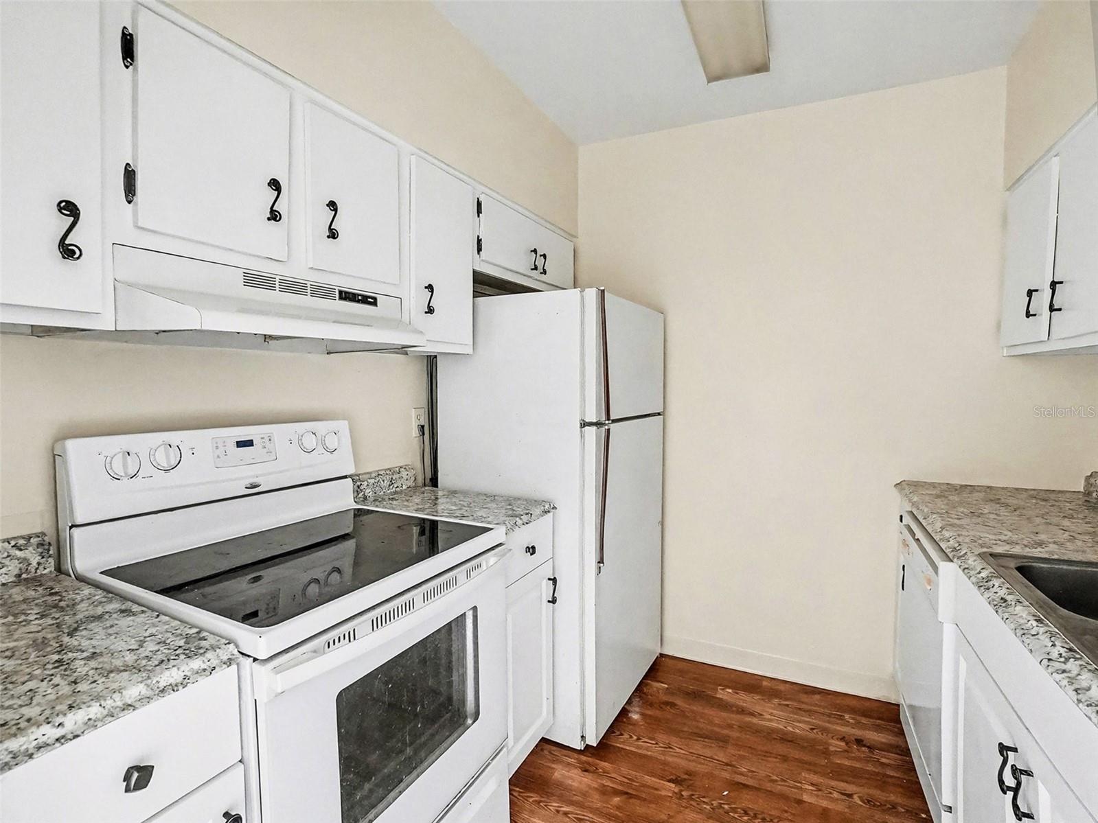 Image 11 of 23 For 2500 Lee Road 237