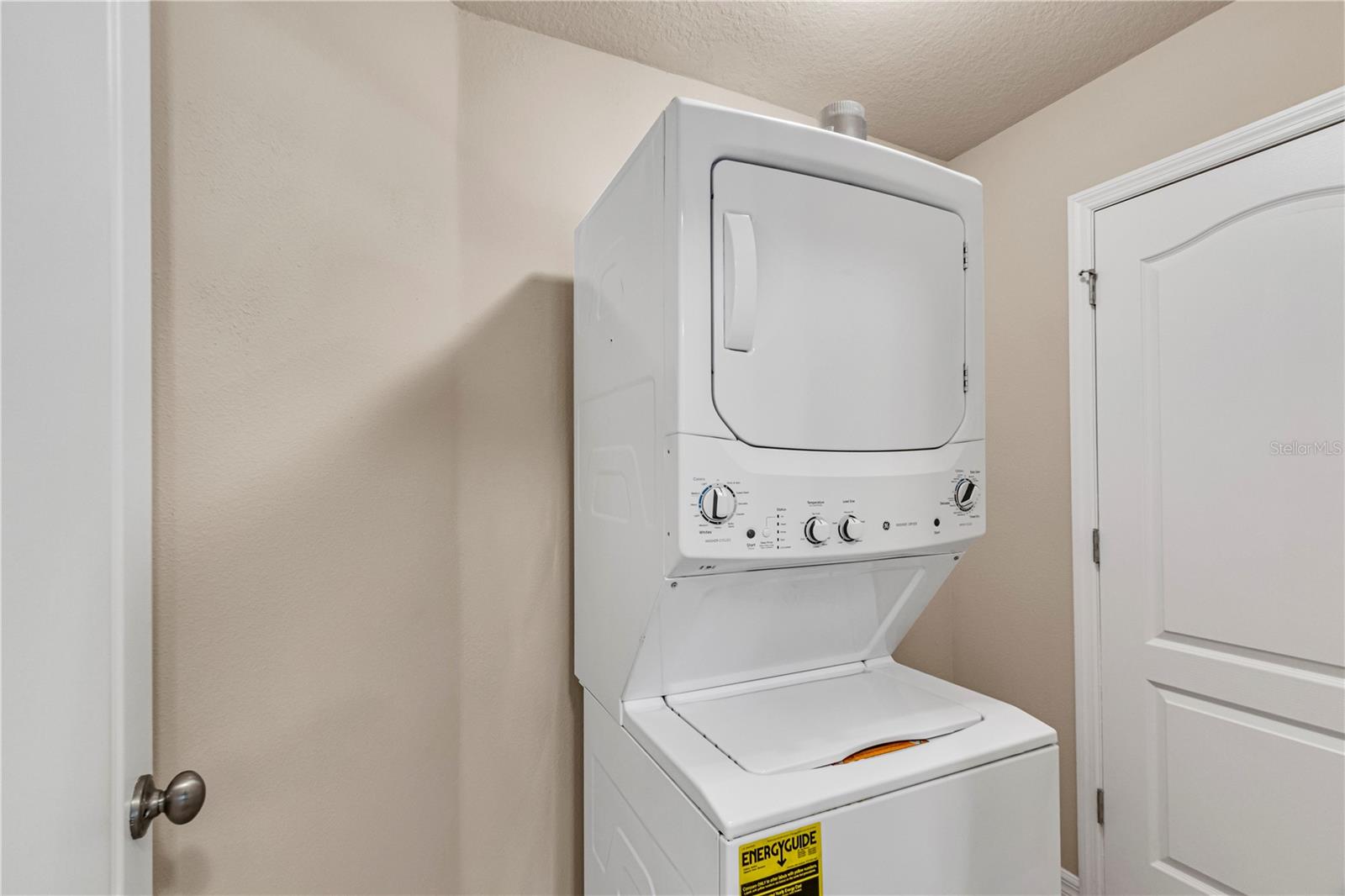 Image 18 of 35 For 106 Carmichael Way