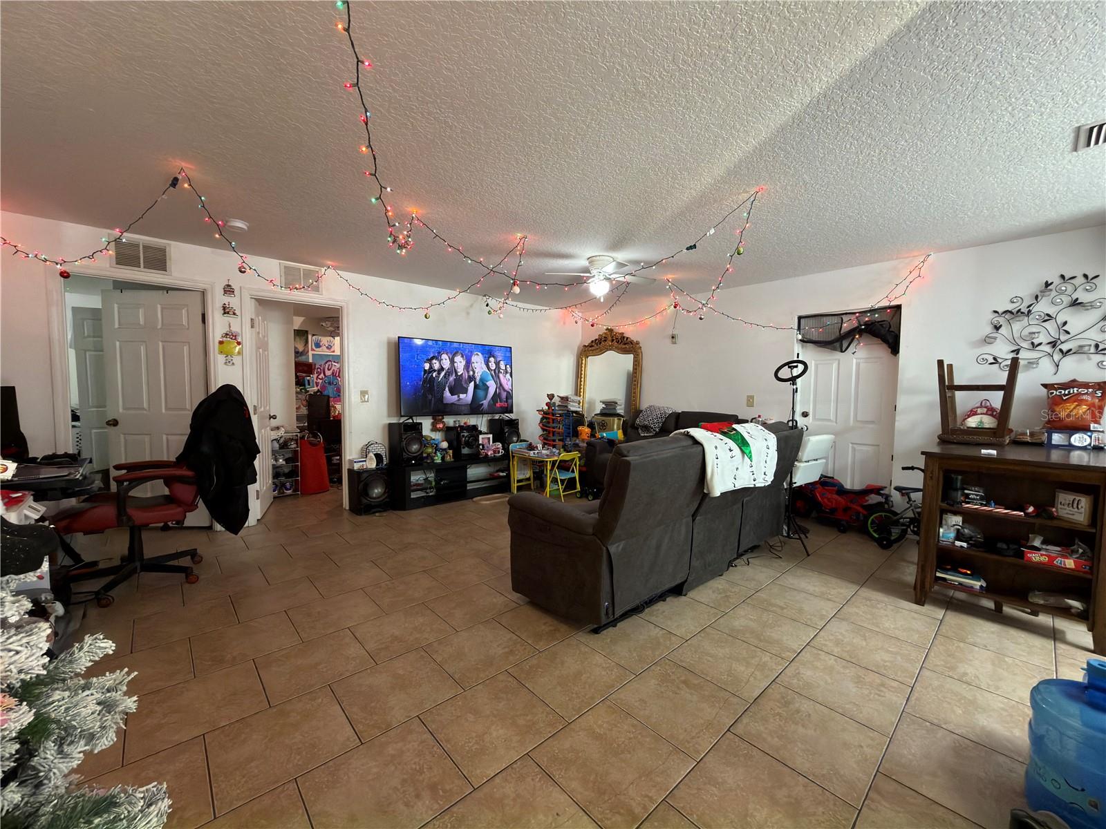 Image 6 of 13 For 521 Keech Street