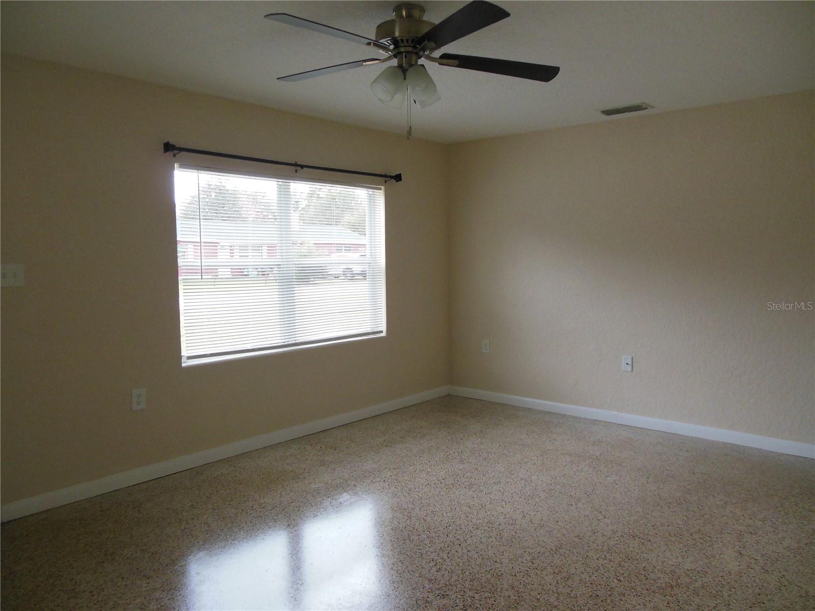 Image 3 of 8 For 1729 Pine Avenue