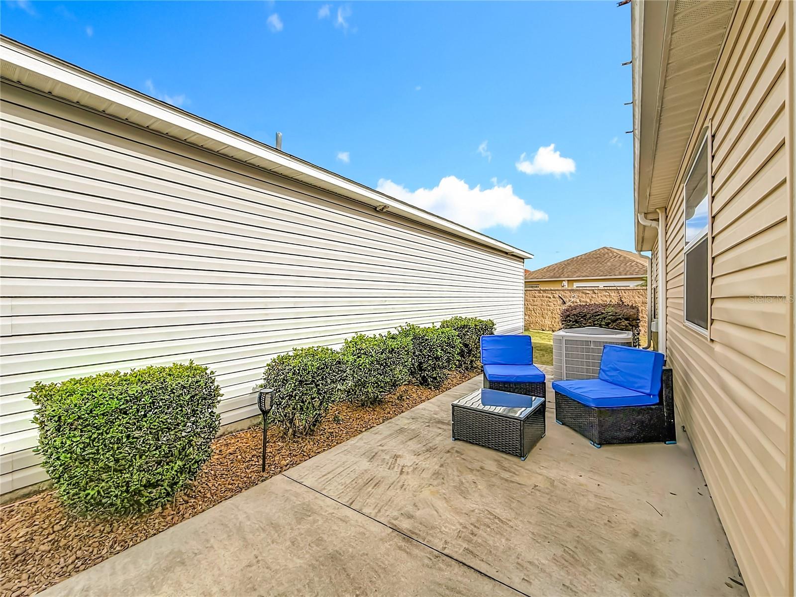 Image 24 of 38 For 3079 Nutwood Avenue