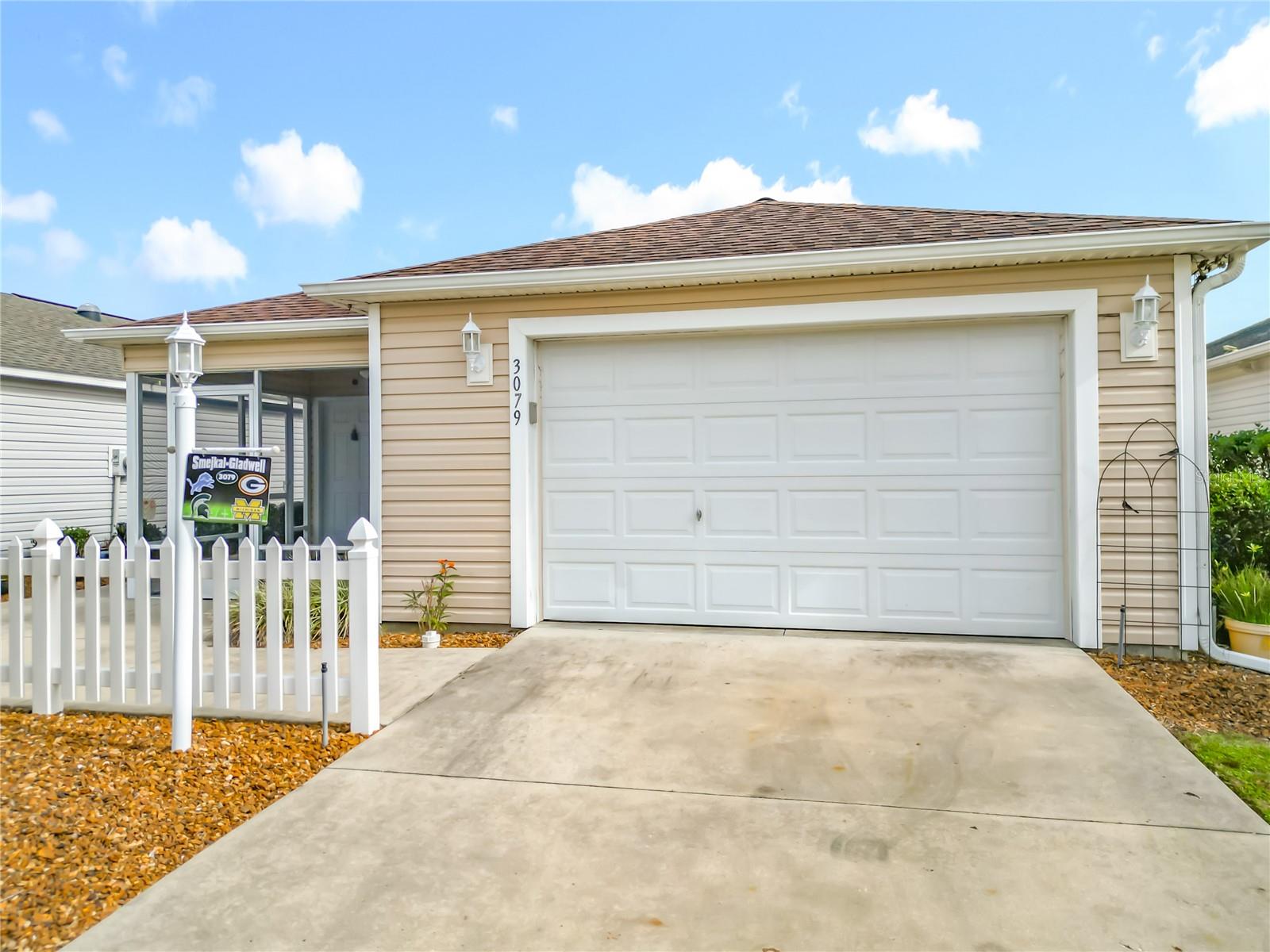 Image 32 of 38 For 3079 Nutwood Avenue