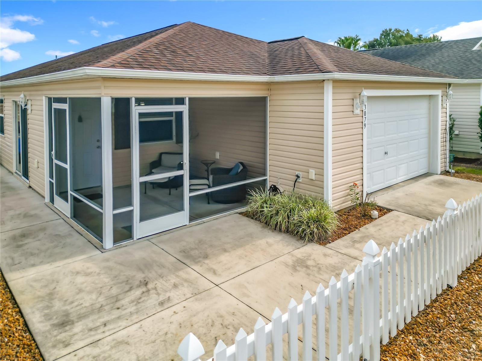 Image 33 of 38 For 3079 Nutwood Avenue