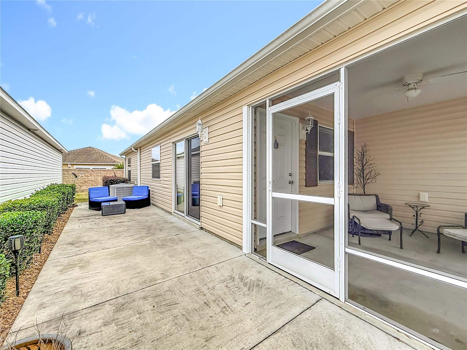 Image 35 of 38 For 3079 Nutwood Avenue