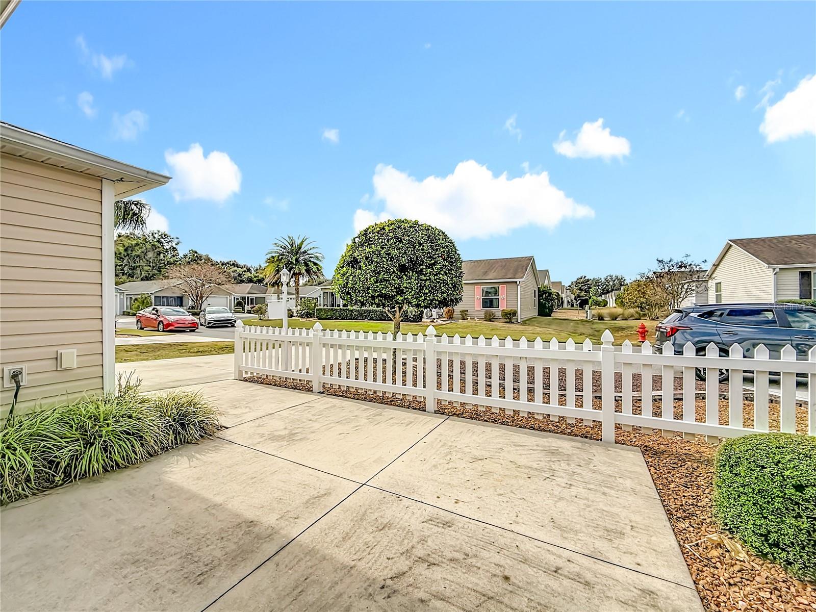 Image 36 of 38 For 3079 Nutwood Avenue