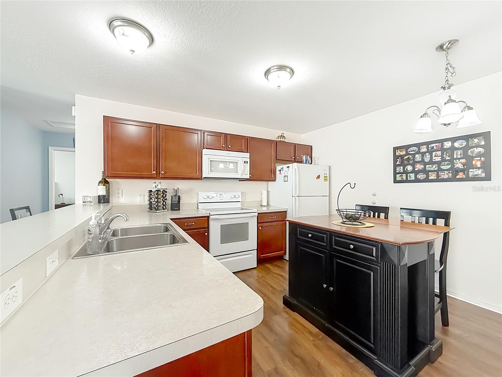 Image 8 of 38 For 3079 Nutwood Avenue