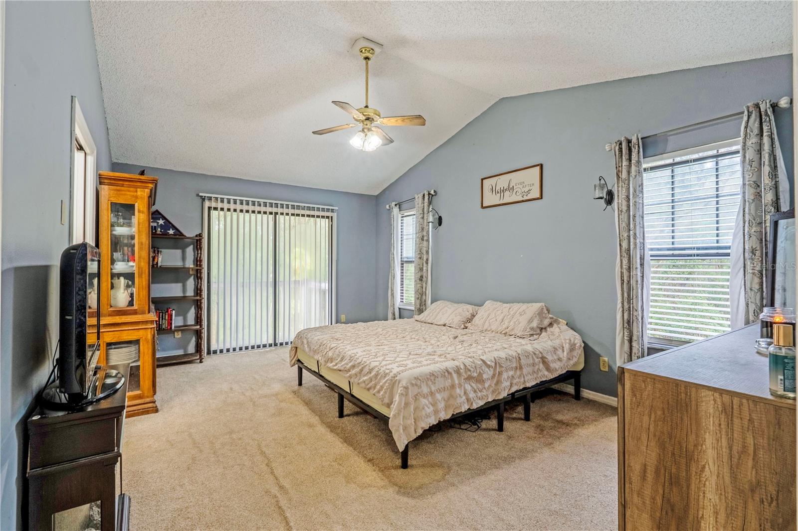 Image 13 of 26 For 425 Black Ironwood Drive