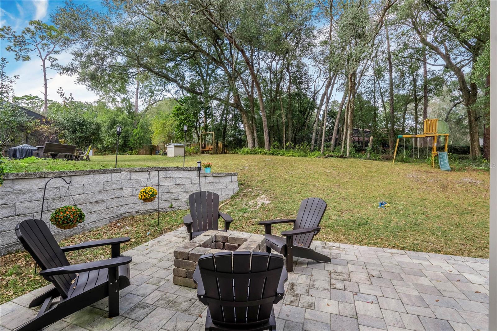 Image 23 of 26 For 425 Black Ironwood Drive