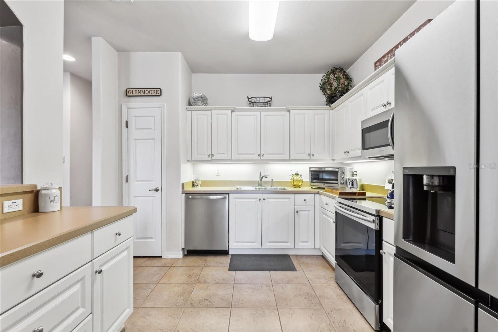 Image 10 of 28 For 3617 Romea Circle