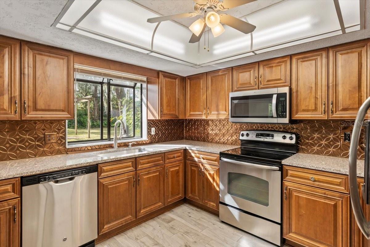 Image 12 of 69 For 2650 Glenwood Avenue