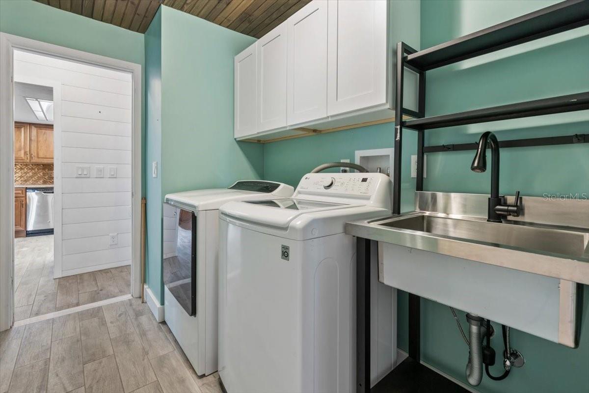 Image 18 of 69 For 2650 Glenwood Avenue