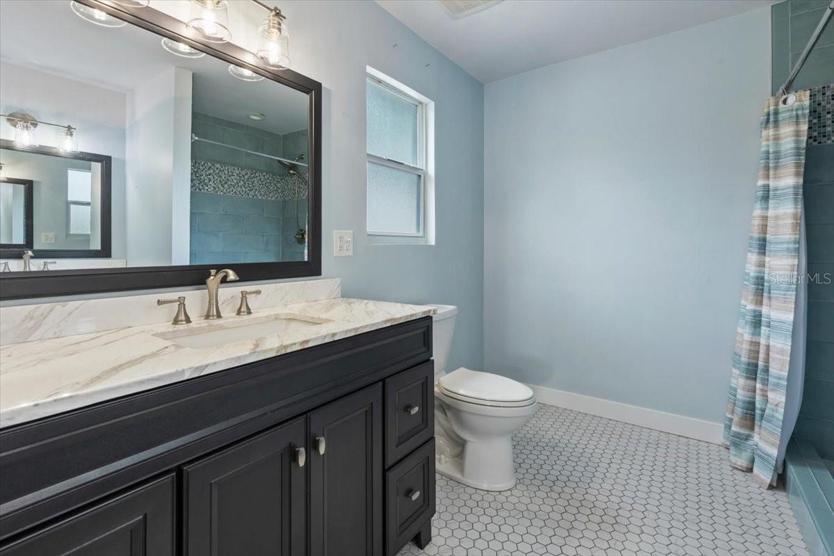 Image 23 of 69 For 2650 Glenwood Avenue