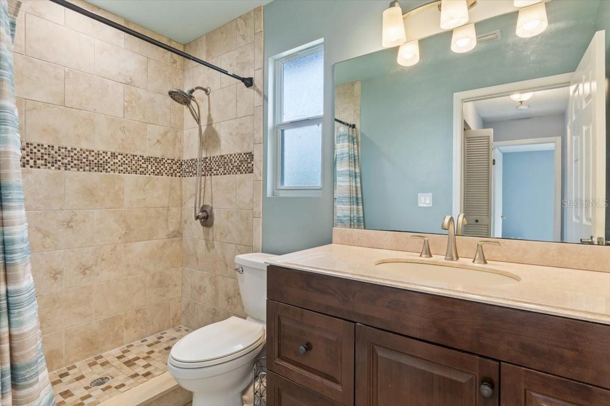 Image 32 of 69 For 2650 Glenwood Avenue