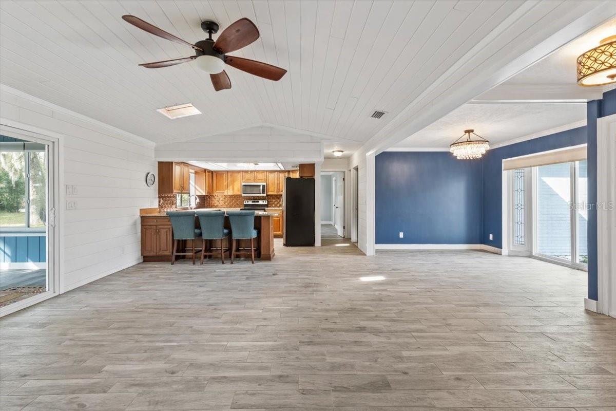 Image 4 of 69 For 2650 Glenwood Avenue